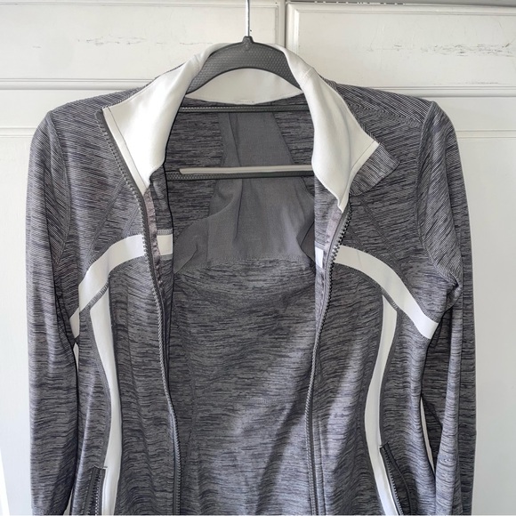 lululemon athletica Gray and White Jacket - Picture 7 of 11
